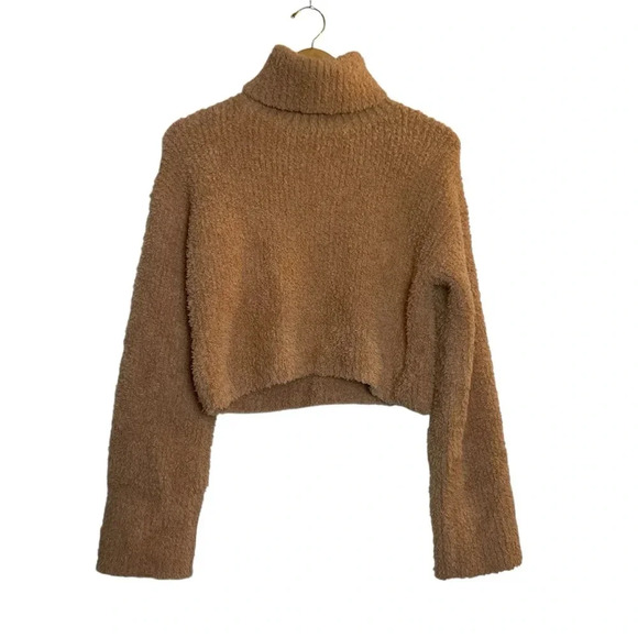 Aerie Fuzzy Cropped Marshmallow Tan Turtleneck Sweater Medium Soft Long Sleeve - Picture 1 of 11